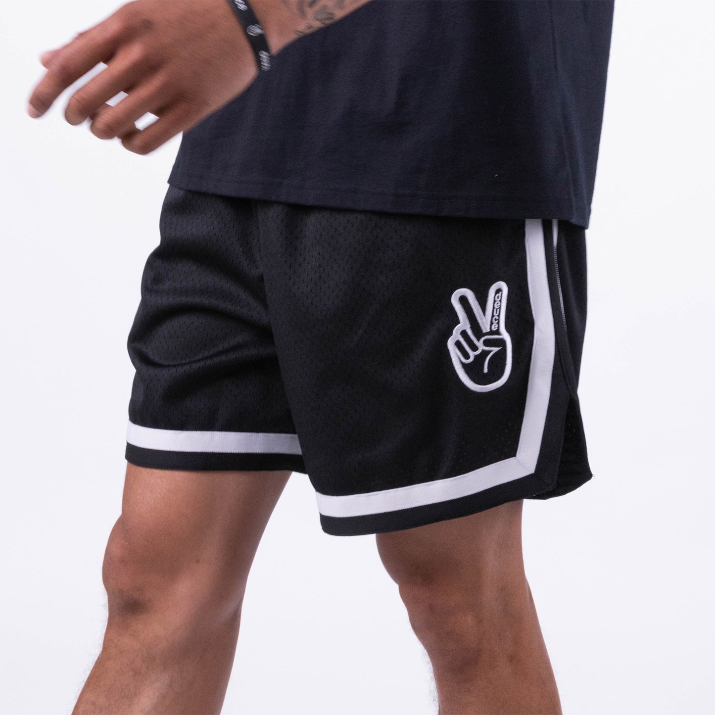 Vibe Shorts 2.0 "Black White"