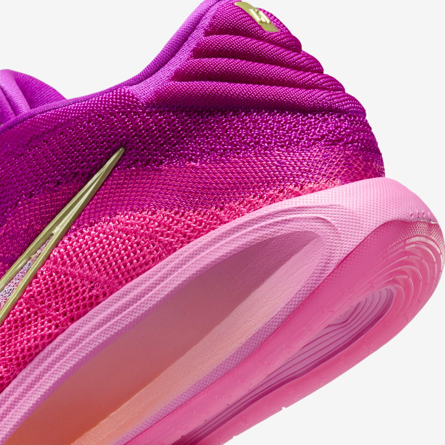 G.T Hustle 3 "Hyper Pink"
