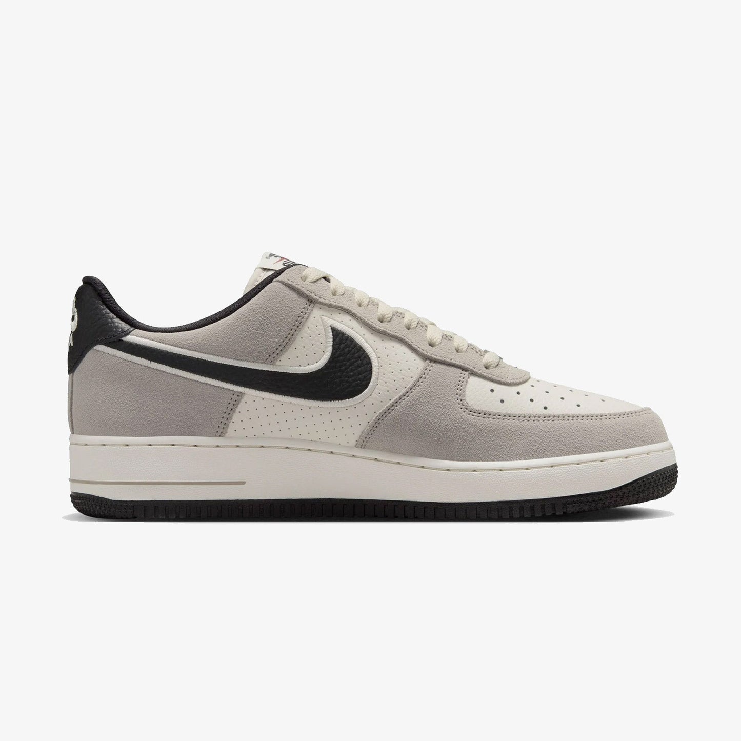 Air Force 1 07 LV8 "Phantom Black"