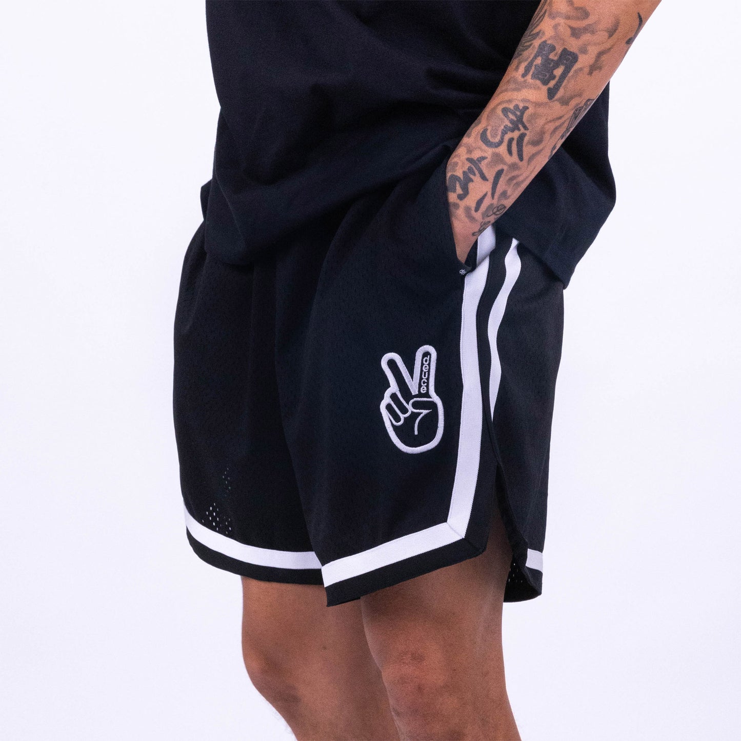Vibe Shorts 2.0 "Black White"