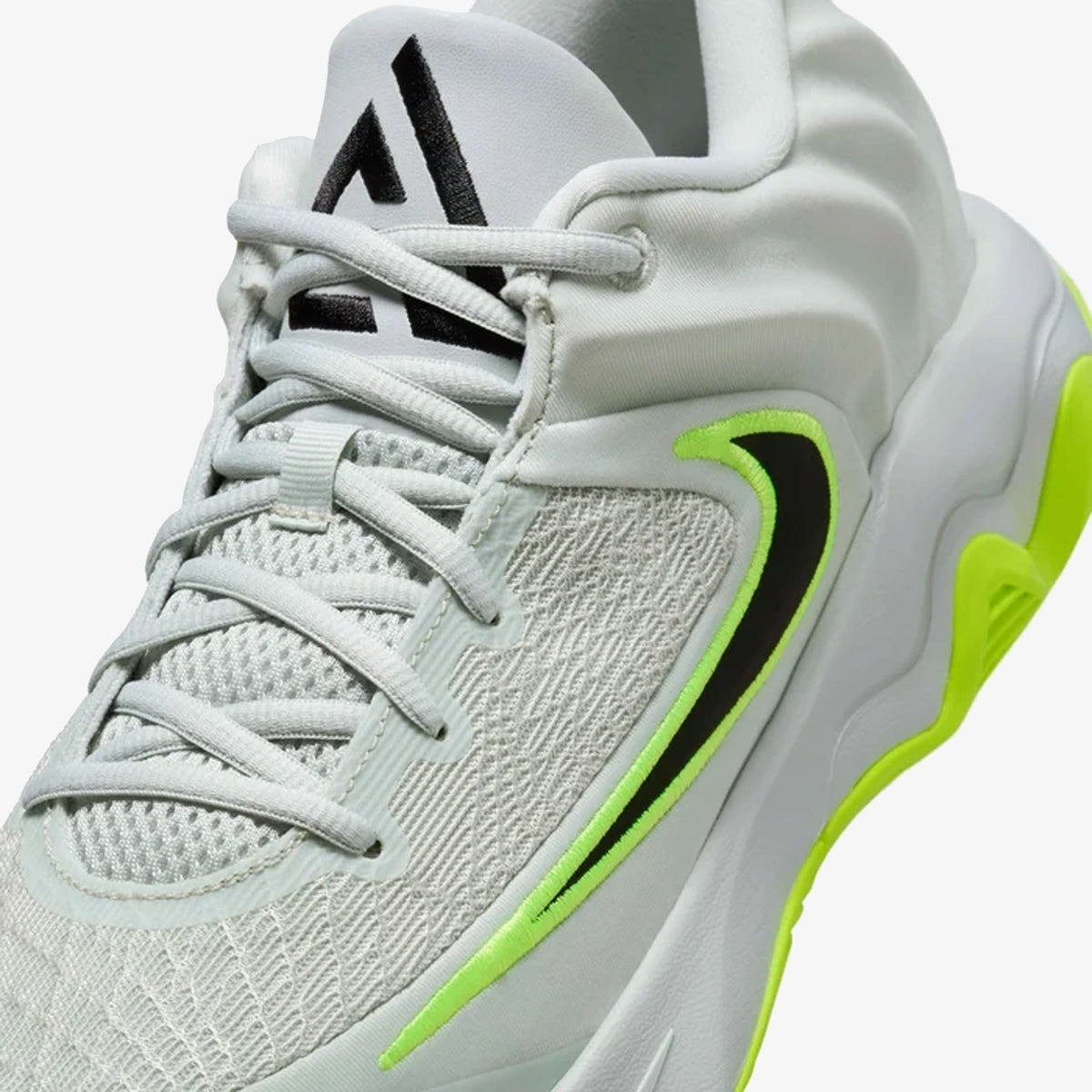 Giannis Immortality 4 "Light Silver"