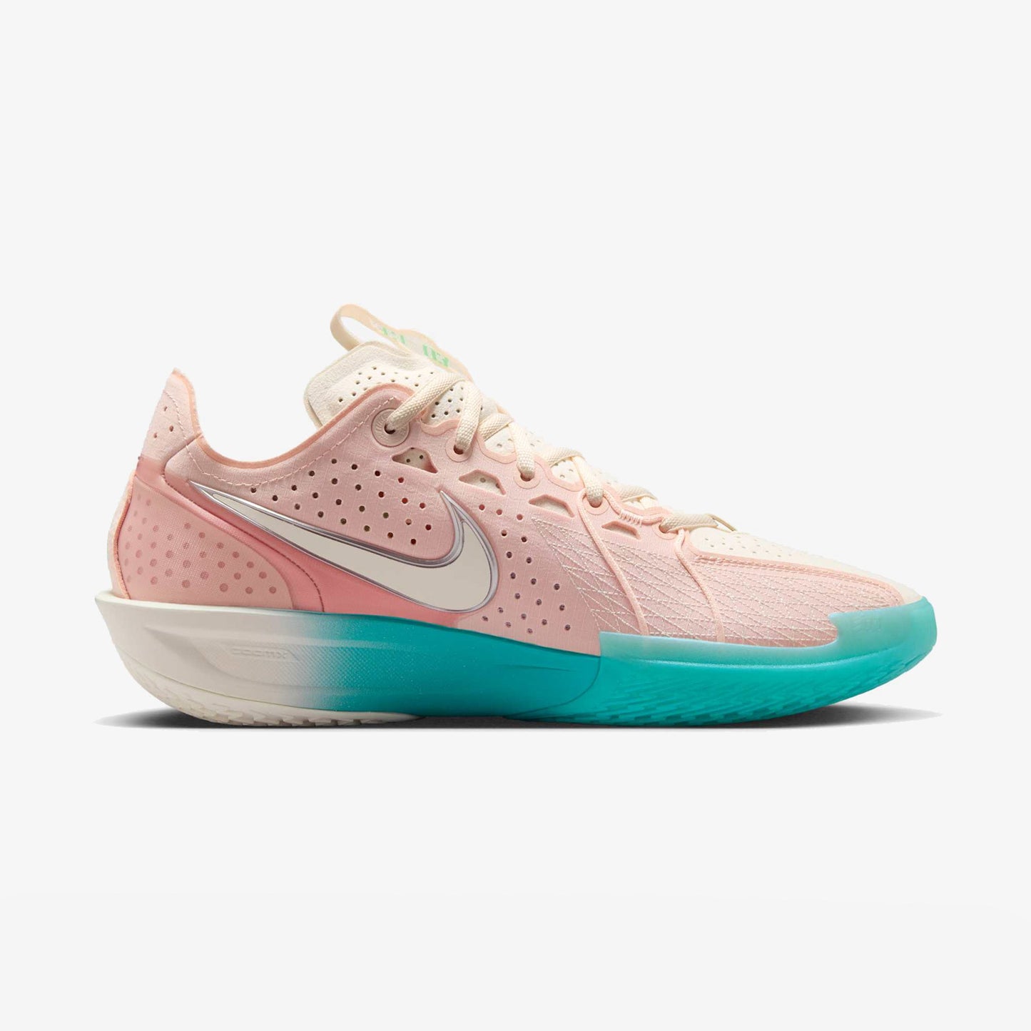 Zoom G.T Cut 3 "Washed Coral"