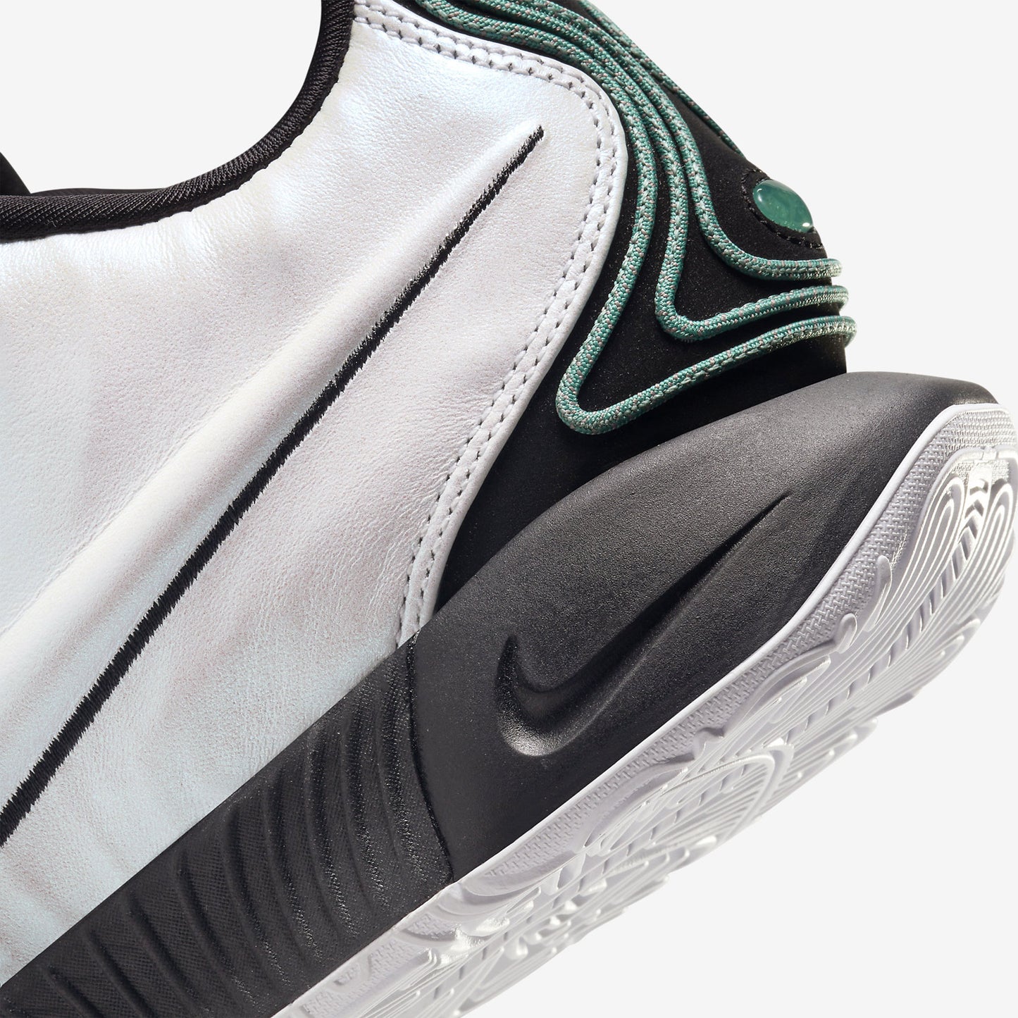 LeBron XXI "Conchiolin"