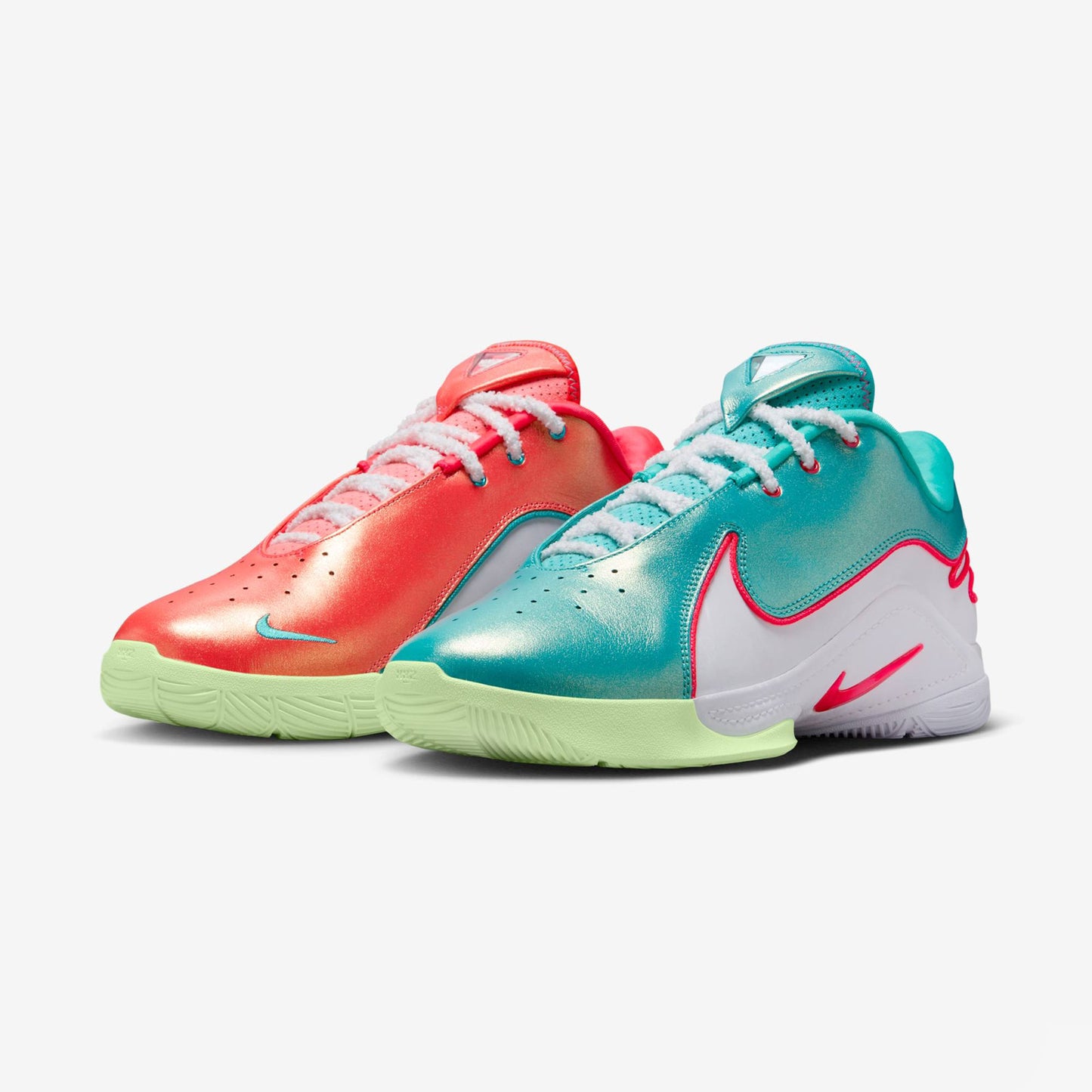 LeBron XXII "Christmas"