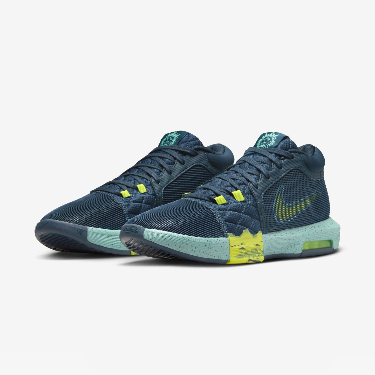 LeBron Witness 8 "Armory Navy"