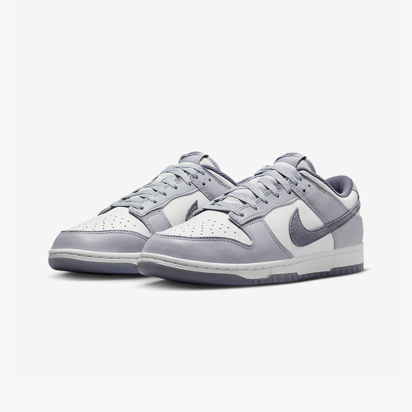Dunk Low SE "Light Carbon"
